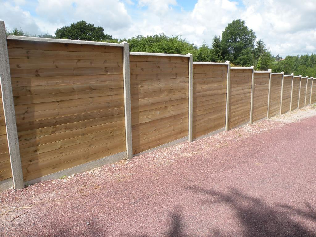 Cr�a cl�ture - Cl�ture en b�ton et remplissage bois